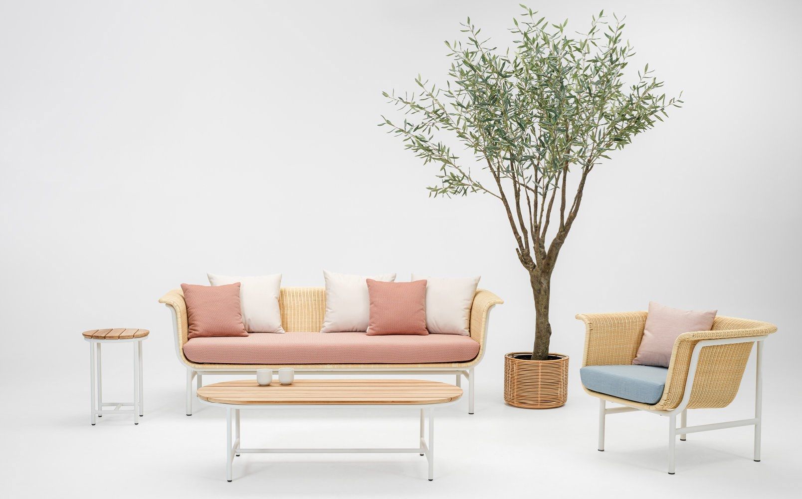 Алюминиевый и деревянный овальный низкий садовый столик Vincent sheppard Wicked ARCH-00102242 - Вид №3