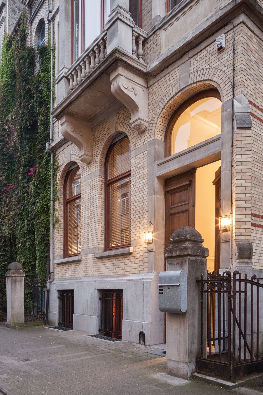 Стеклянный светодиодный потолочный светильник Deltalight Montur ARCH-00141471 - Вид №4