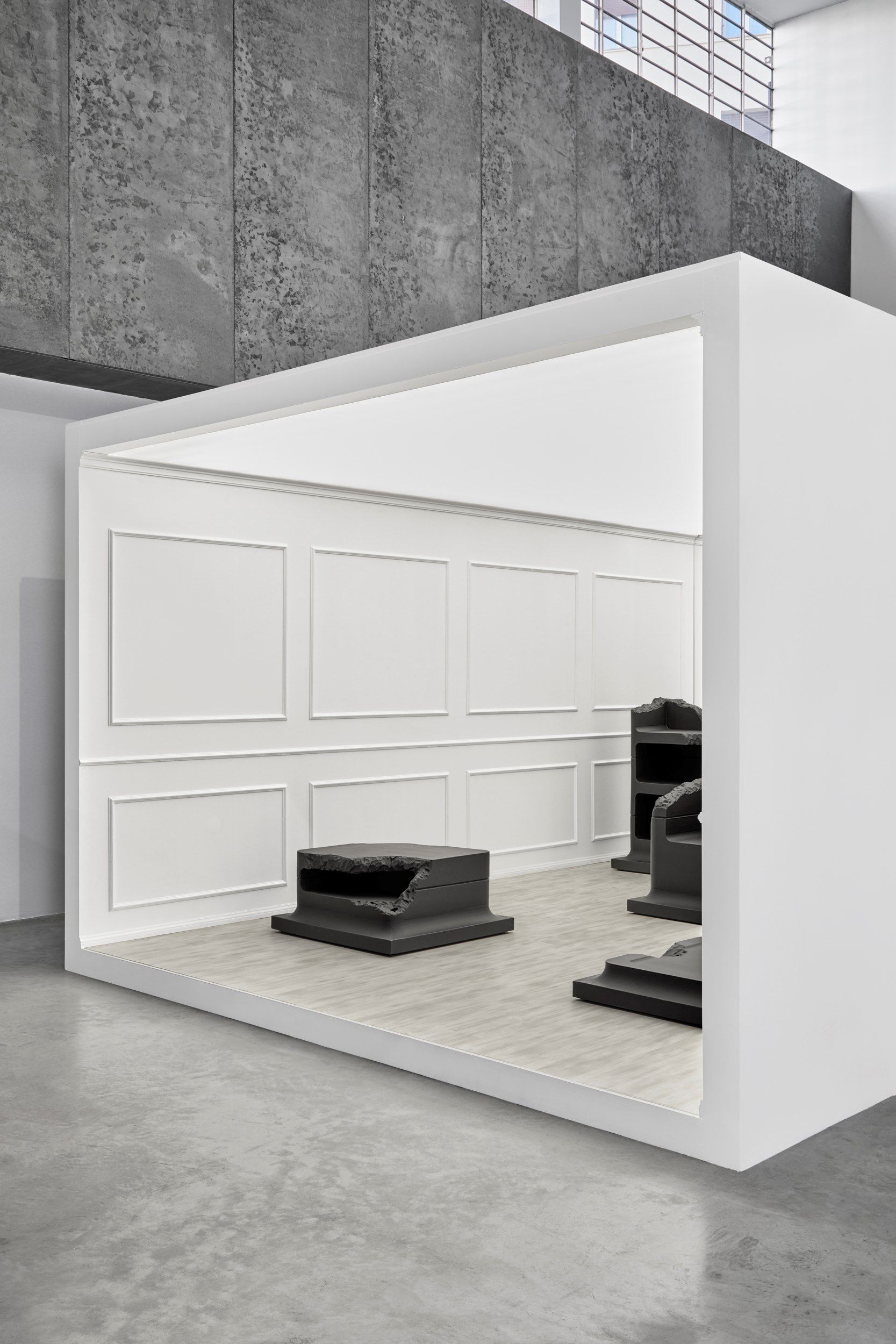 Шкаф из пенополиуретана Gufram The sculpted series ARCH-00075821 - Вид №2