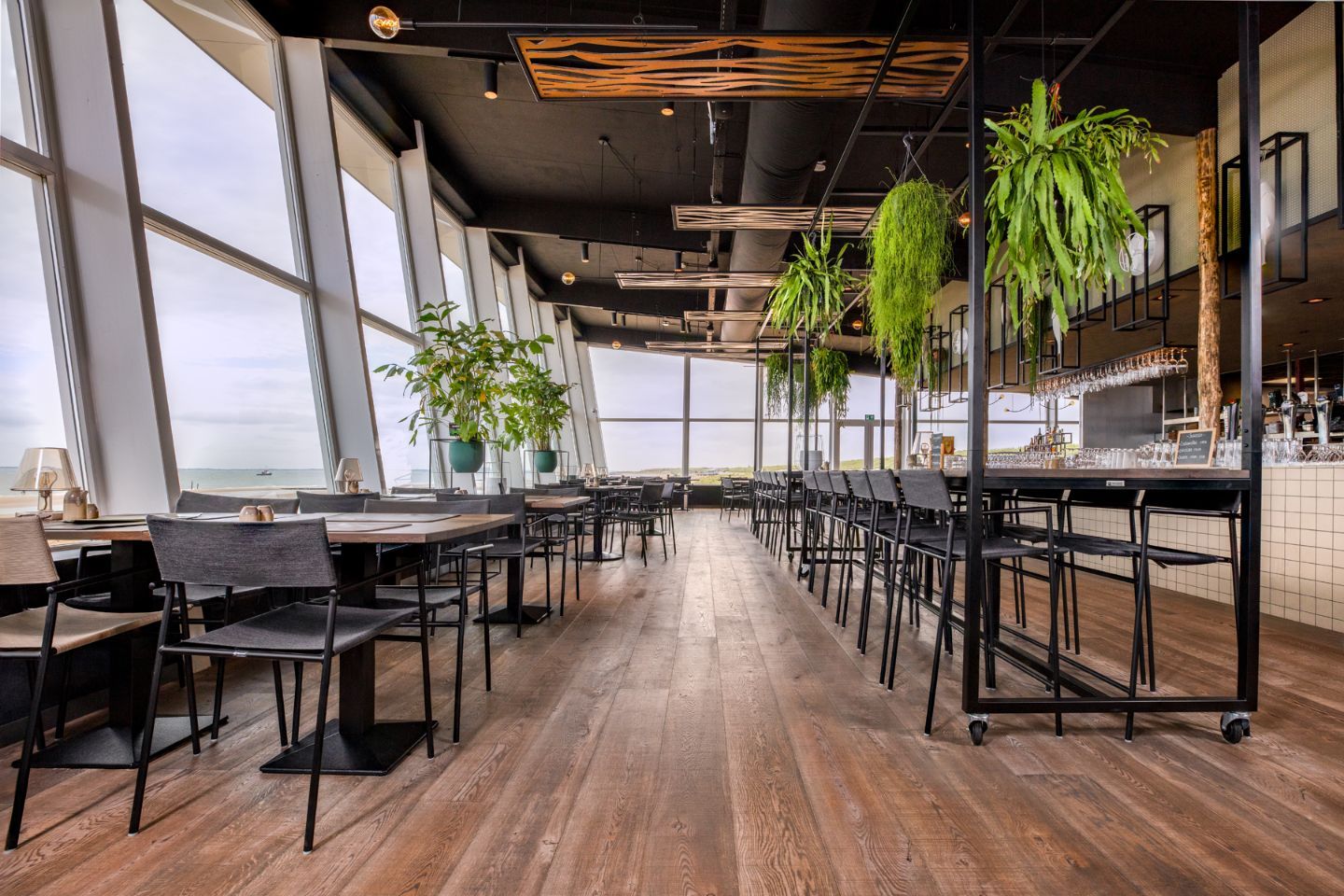 Дубовый паркет Dennebos Flooring Dark ARCH-00010143 - Вид №1