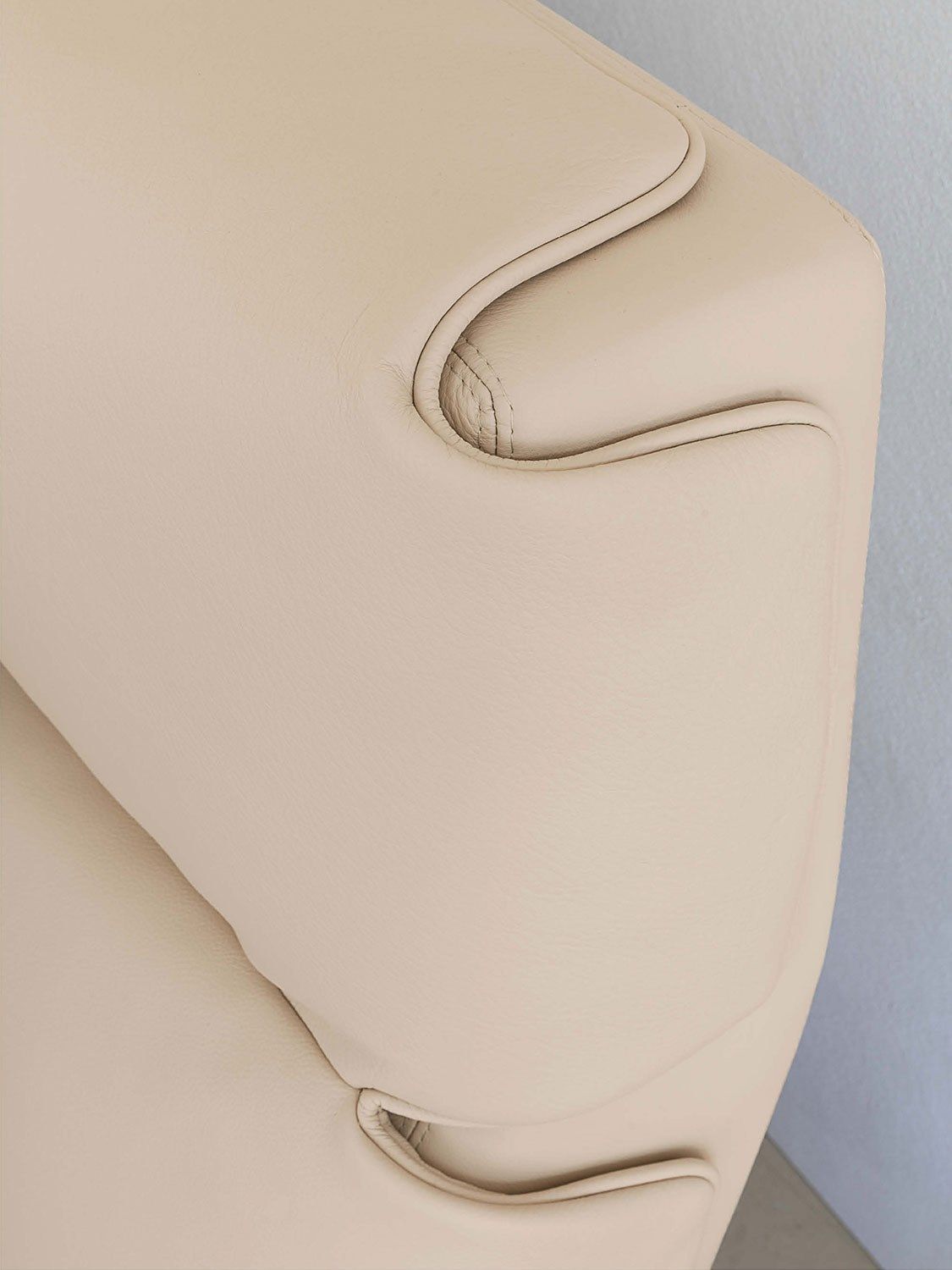 Кровать с высоким мягким изголовьем Flou джентльмен ARCH-00004383 - Вид №4