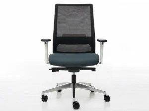 Linea Fabbrica Офисный стул 5 спиц с подлокотниками Logica white