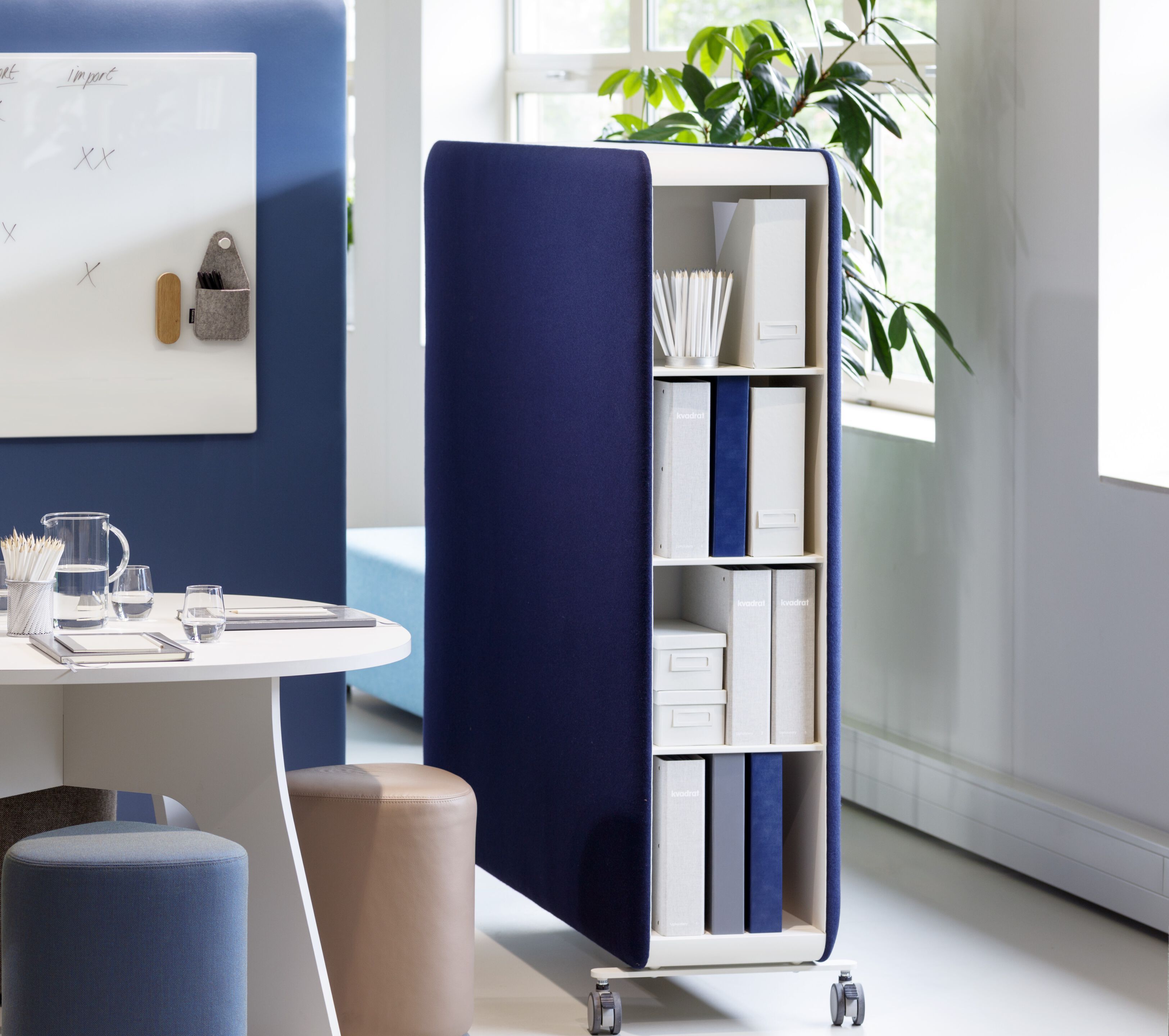 Офисная доска / стеклянная перегородка для офиса Cascando Pillow ARCH-00078799 - Вид №1