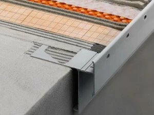 Schlüter-Systems Закрывающий профиль для балконов и террас с капельницей Profili per bordi di balconi e terrazzi