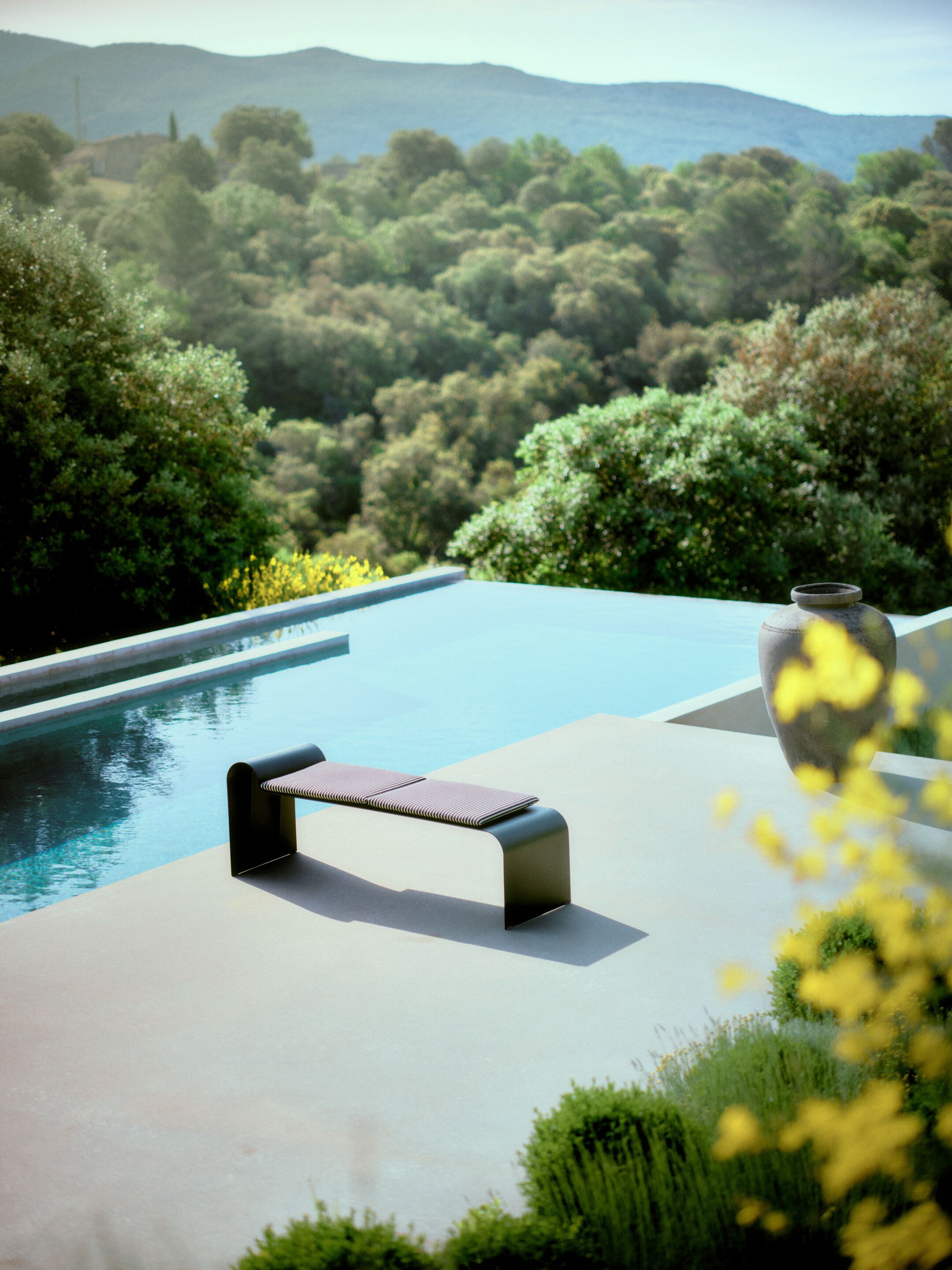 Алюминиевая садовая скамейка с порошковым покрытием Petite Friture Eclipse ARCH-00124586 - Вид №1