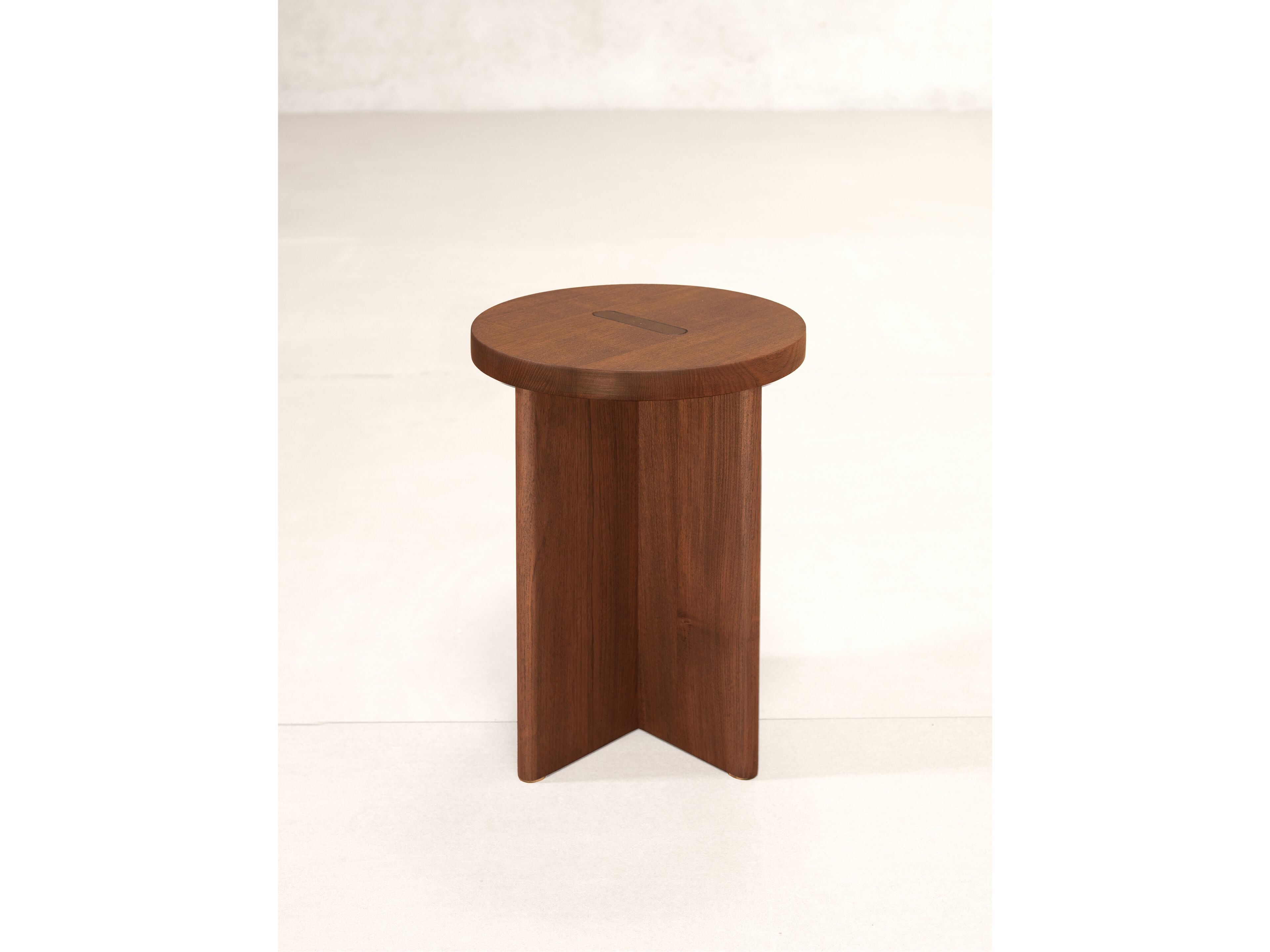 Деревянный низкий стул Phantom Hands X + L ARCH-00119409 - Вид №1