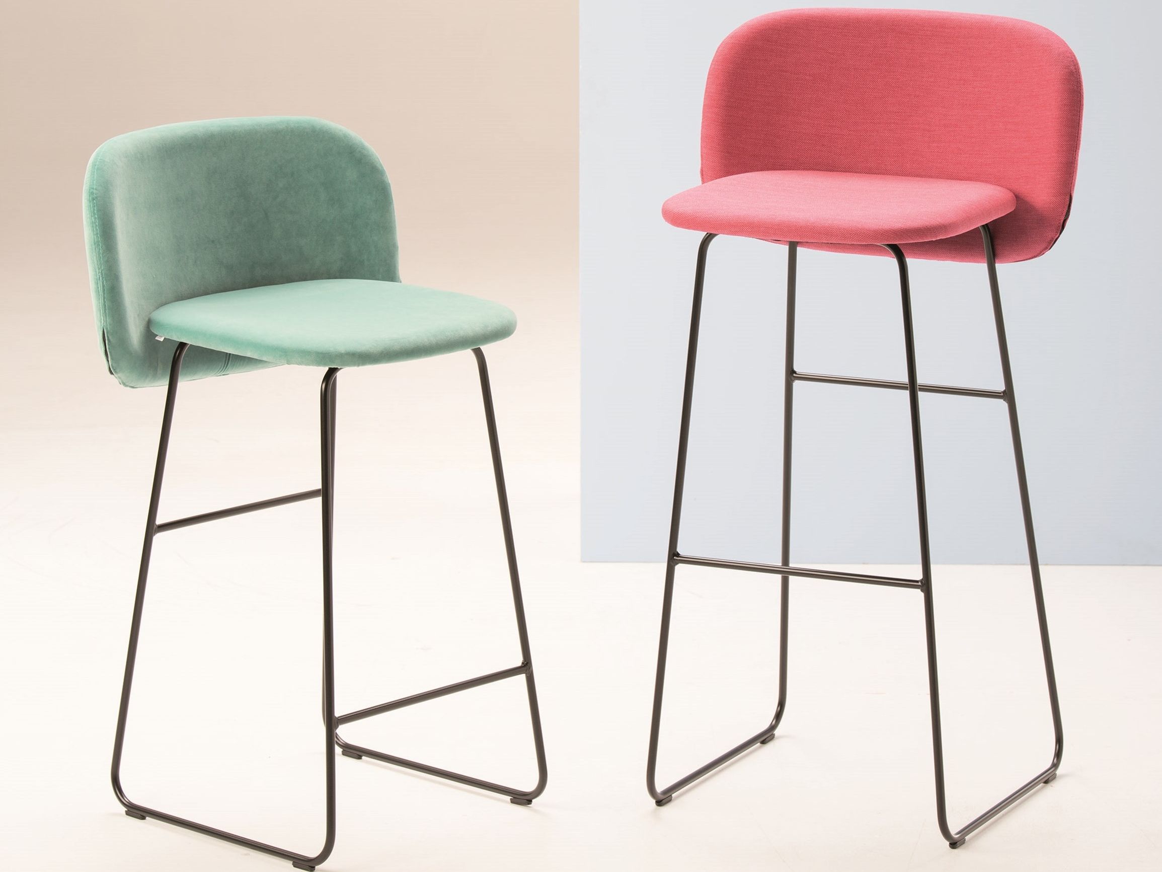 Тканевый мягкий табурет с подставкой для ног CHAIRS & MORE ARCH-00079712