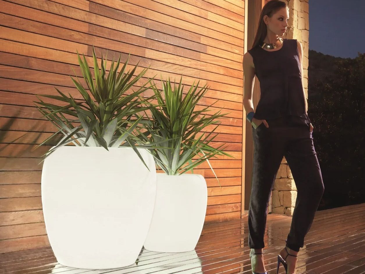 Яркий низкий садовый горшок Vondom ARCH-00100936 - Вид №3