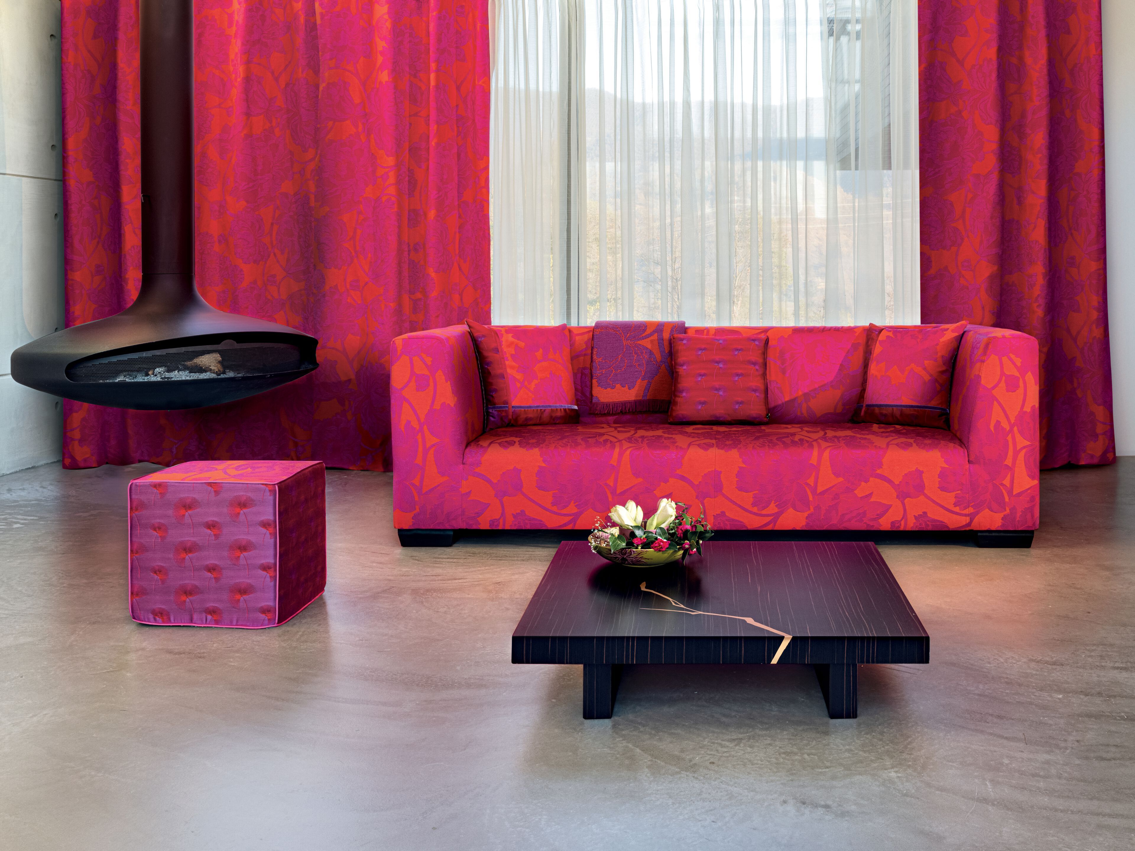 Квадратная подушка из ткани с цветочным рисунком K-3 Hana Pop ARCH-00070346 - Вид №5