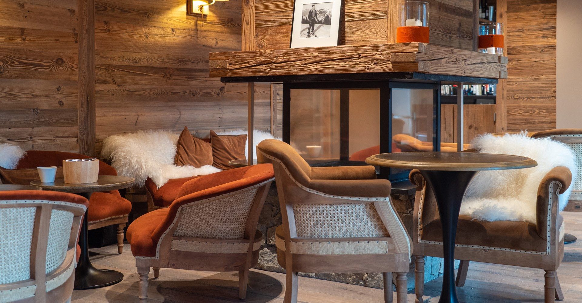 Бархатный стул с подлокотниками CREARTE COLLECTIONS Paris Essence ARCH-00138109 - Вид №10