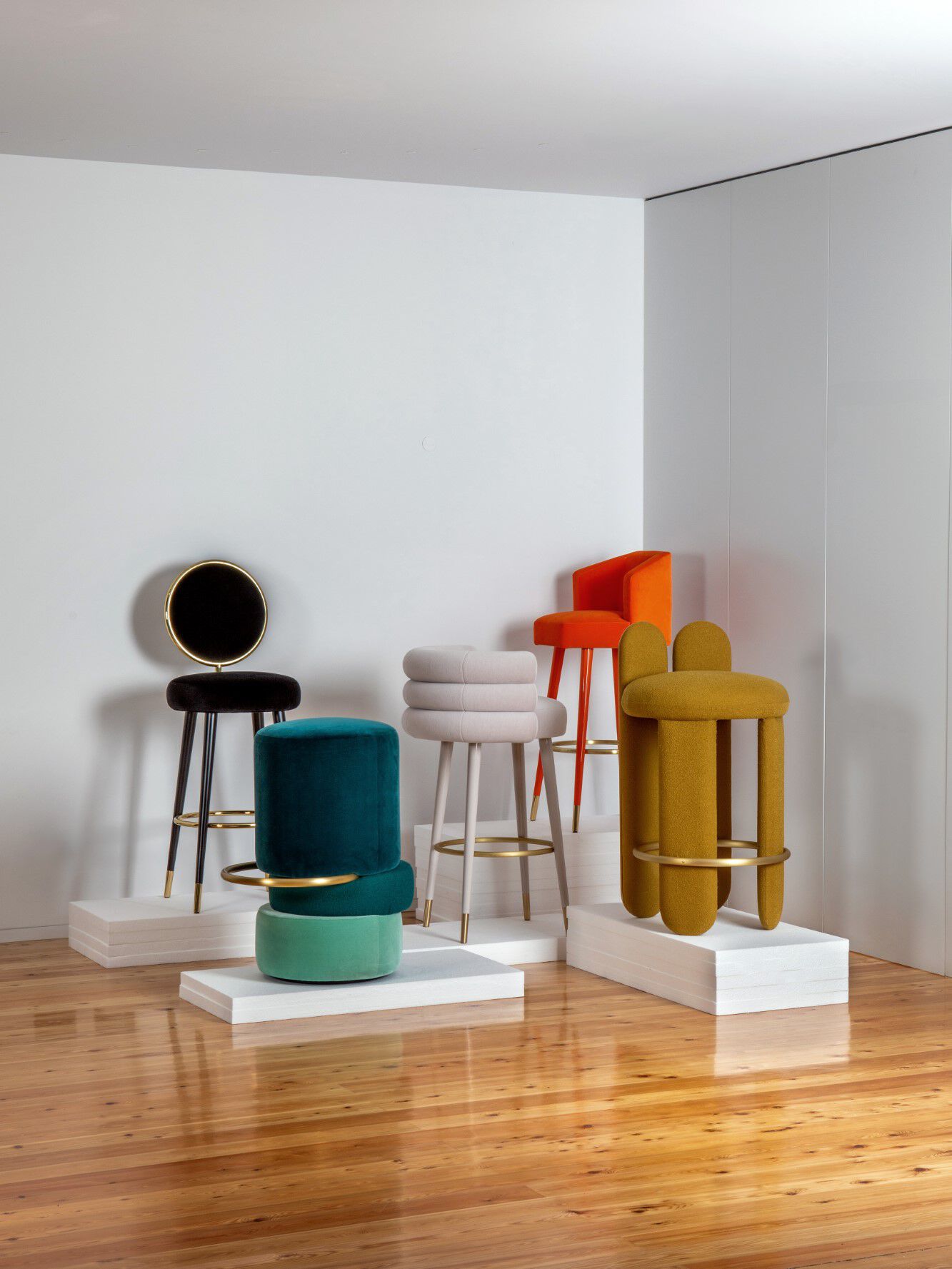 Бархатный барный стул с подставкой для ног ROYAL STRANGER BEELICIOUS ARCH-00049081 - Вид №4