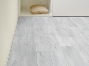 Нескользящий виниловый пол с эффектом дерева