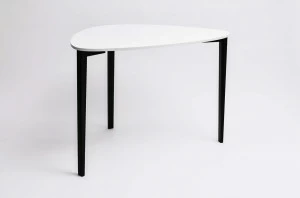 Обеденный стол белый с черными ножками треугольный 120 см Shell Compact TORY SUN SHELL 338620 Белый