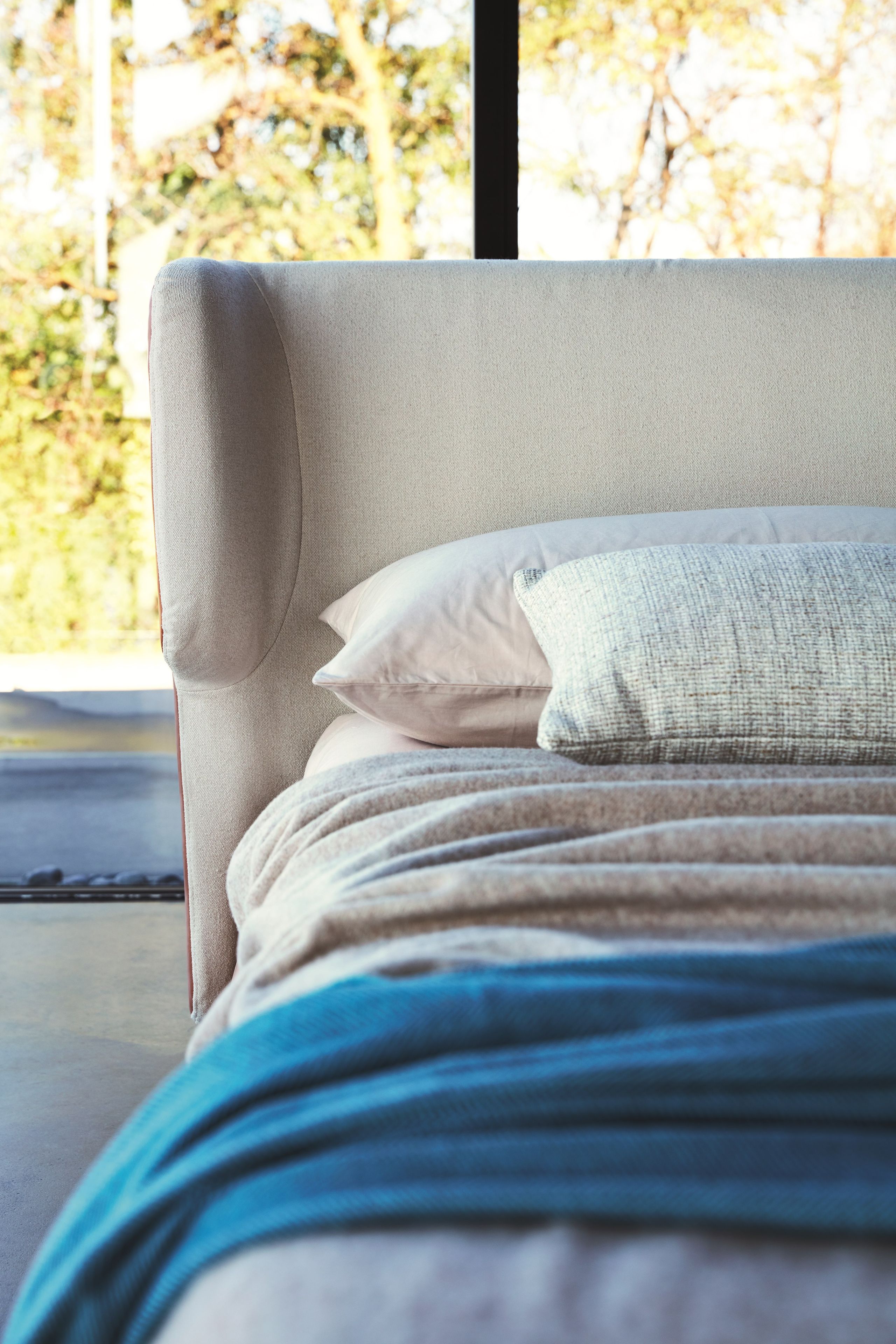 Двуспальная кровать для хранения ткани с мягким изголовьем Ditre Italia ARCH-00137552 - Вид №1