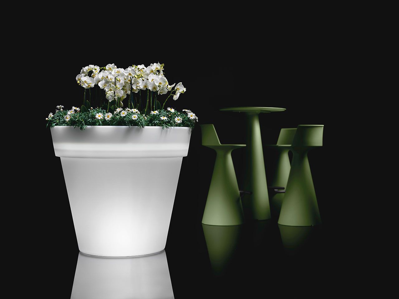 Высокий яркий полиэтиленовый садовый горшок Lyxo Design ARIA ARCH-00113658 - Вид №1