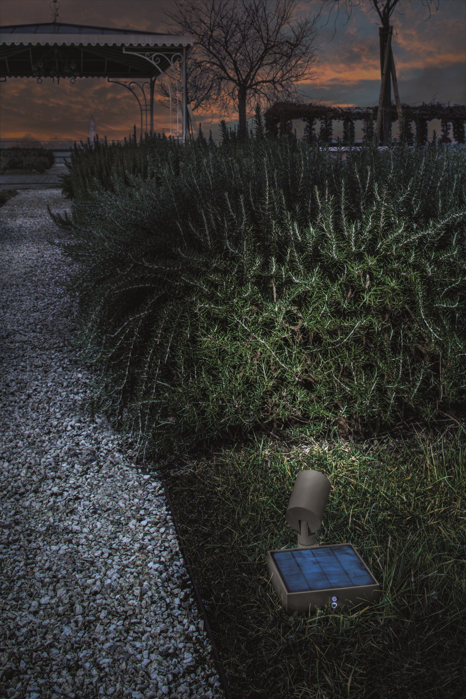 Солнечная напольная лампа для наружного освещения Zafferano Solar ARCH-00002070