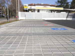 Твердый самоблокирующийся бетон