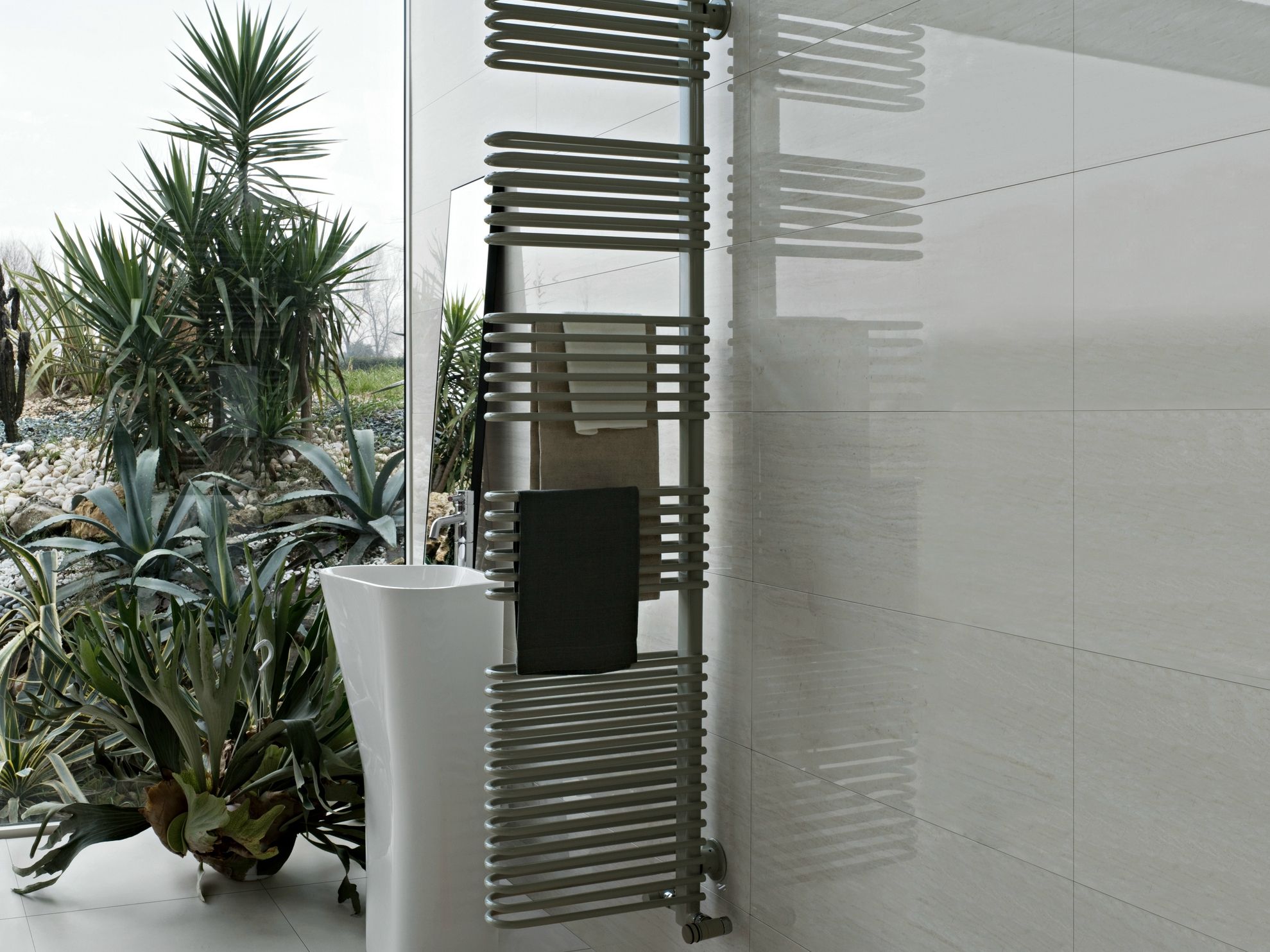 Настенный стальной полотенцесушитель Tubes основы ARCH-00143720