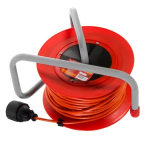 Удлинитель с заземлением на катушке Lux 1 розетка 3х0.75 мм 40 м