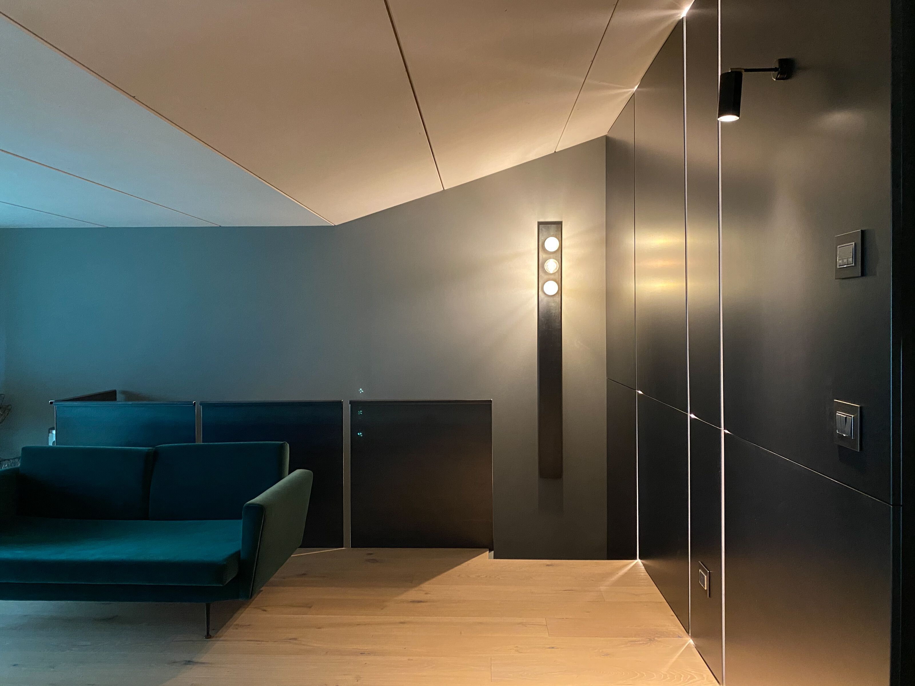 Железный настенный светильник Renzo Serafini PIASTRA E27 ARCH-00080313 - Вид №4