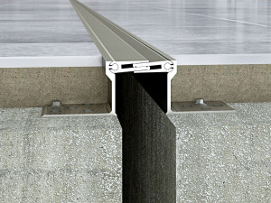 Алюминиевое соединение пола