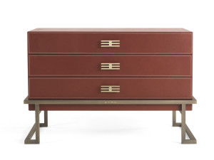 Металлический и кожаный комод