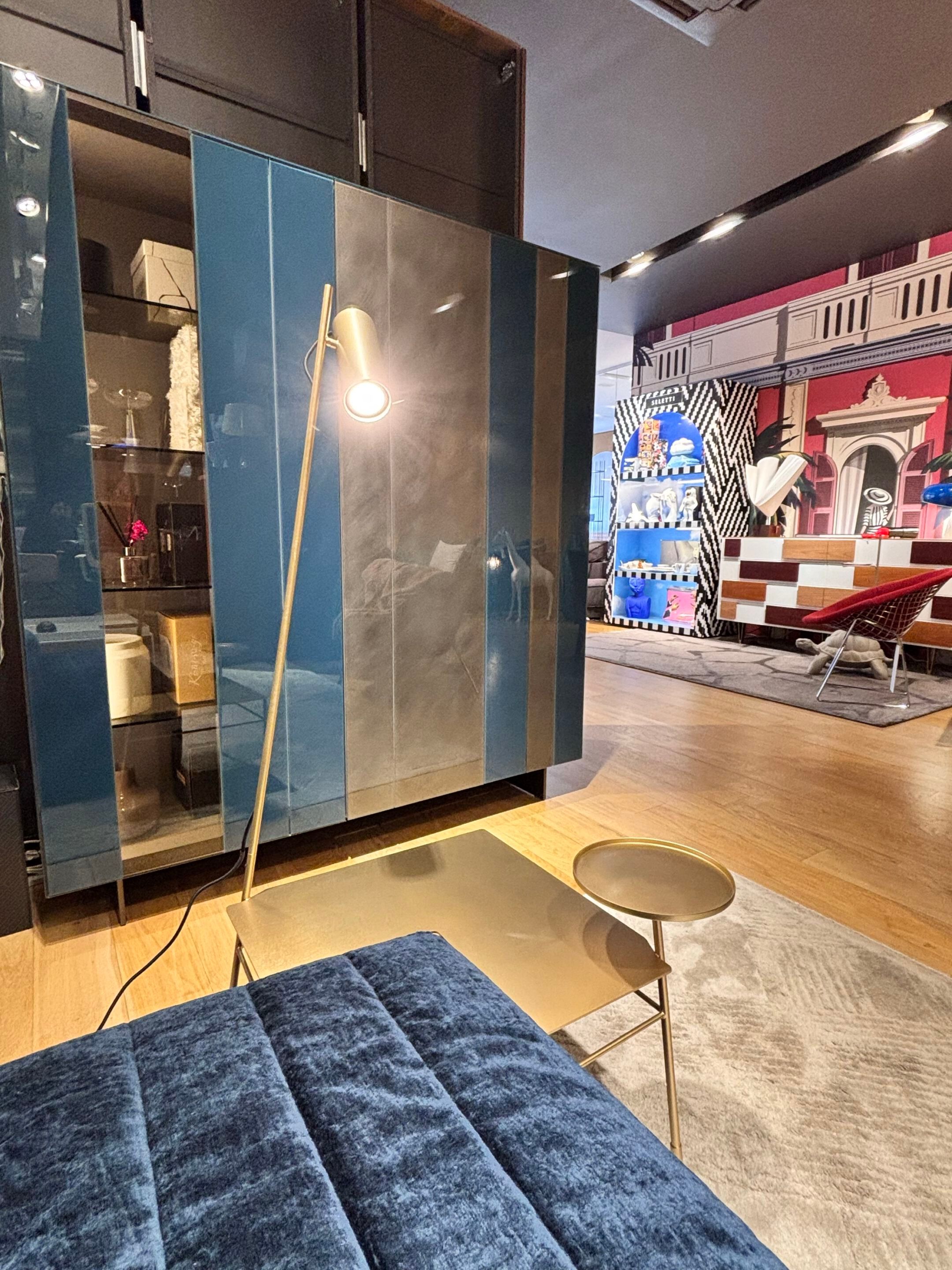 Журнальный столик из матовой латуни с лампой и подносом In Stock Mogg ARCH-00109808 - Вид №3