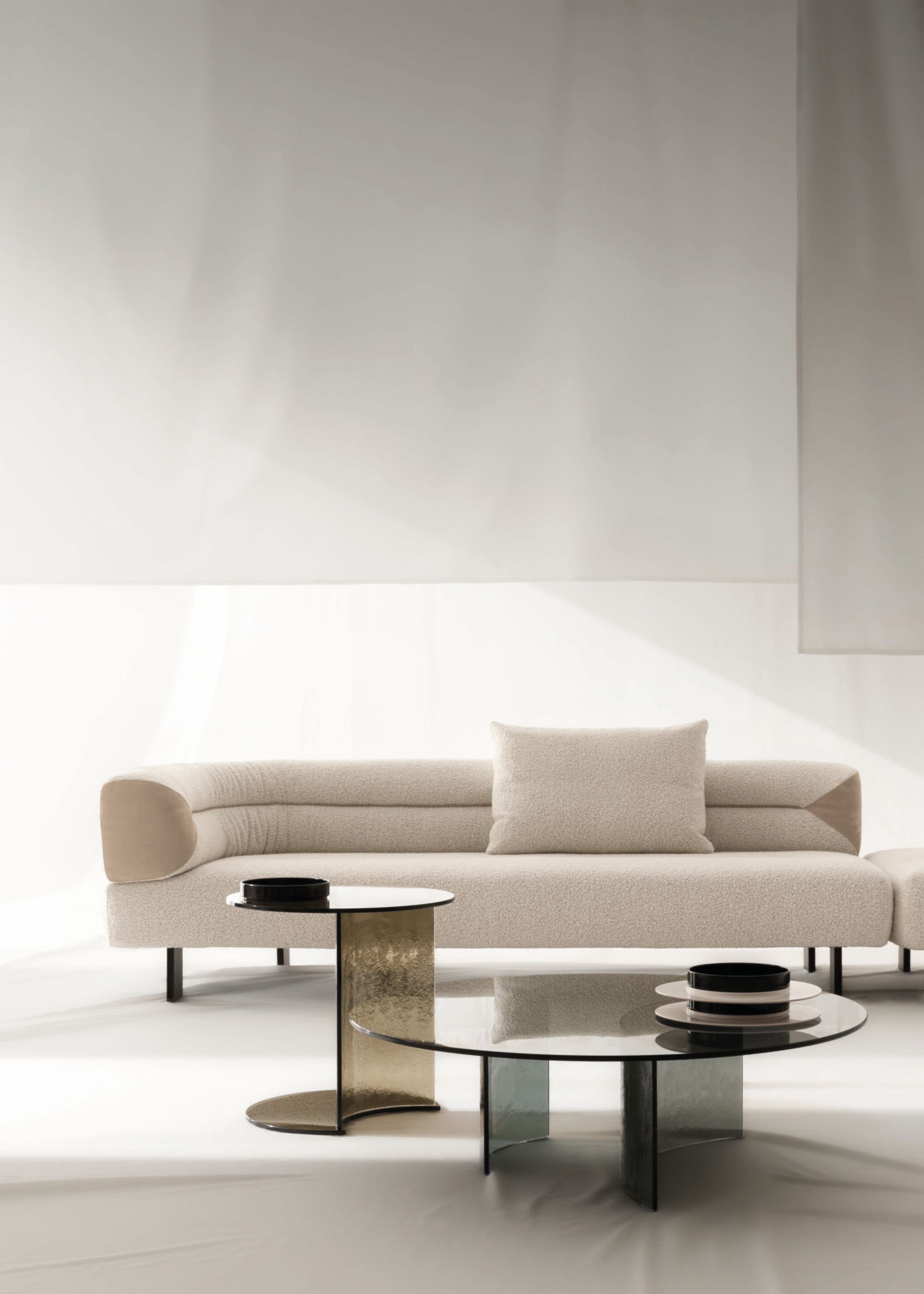 Низкий круглый журнальный столик из закаленного стекла NICOLINE BERGER ARCH-00031869 - Вид №2