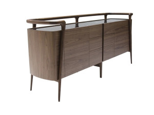 Деревянный шкаф с ящиками