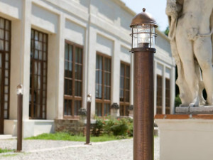 Металлический световой столб для общественных мест