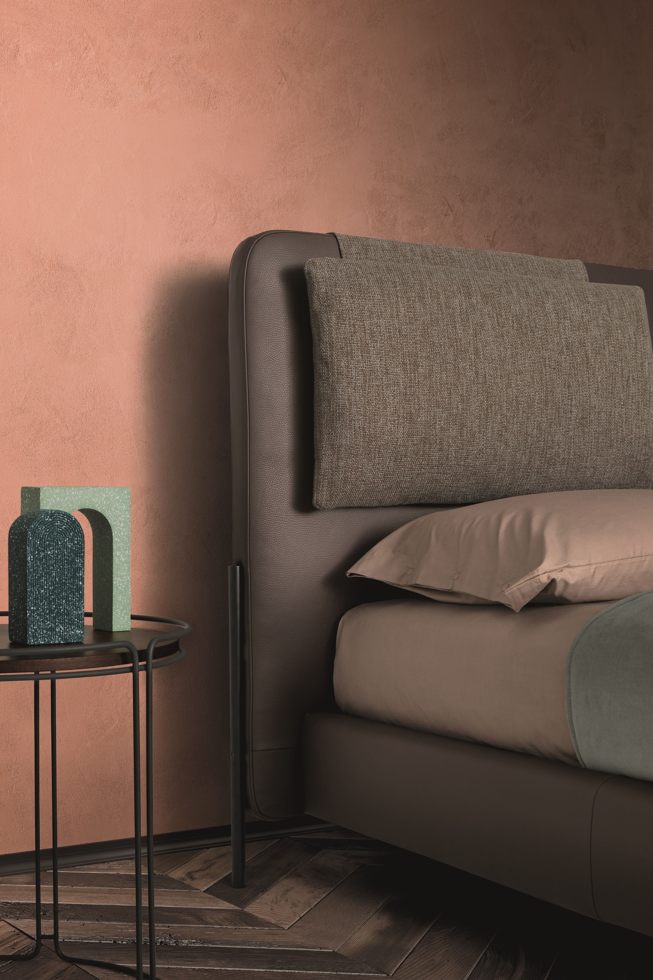 Кожаная кровать с мягким изголовьем Ditre Italia ALAR ARCH-00077844 - Вид №1