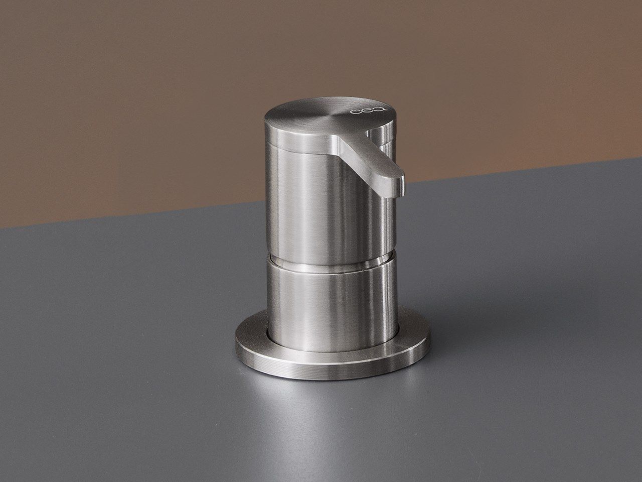 Однорычажный смеситель для пола CEADESIGN INNOVO ARCH-00010003 - Вид №1