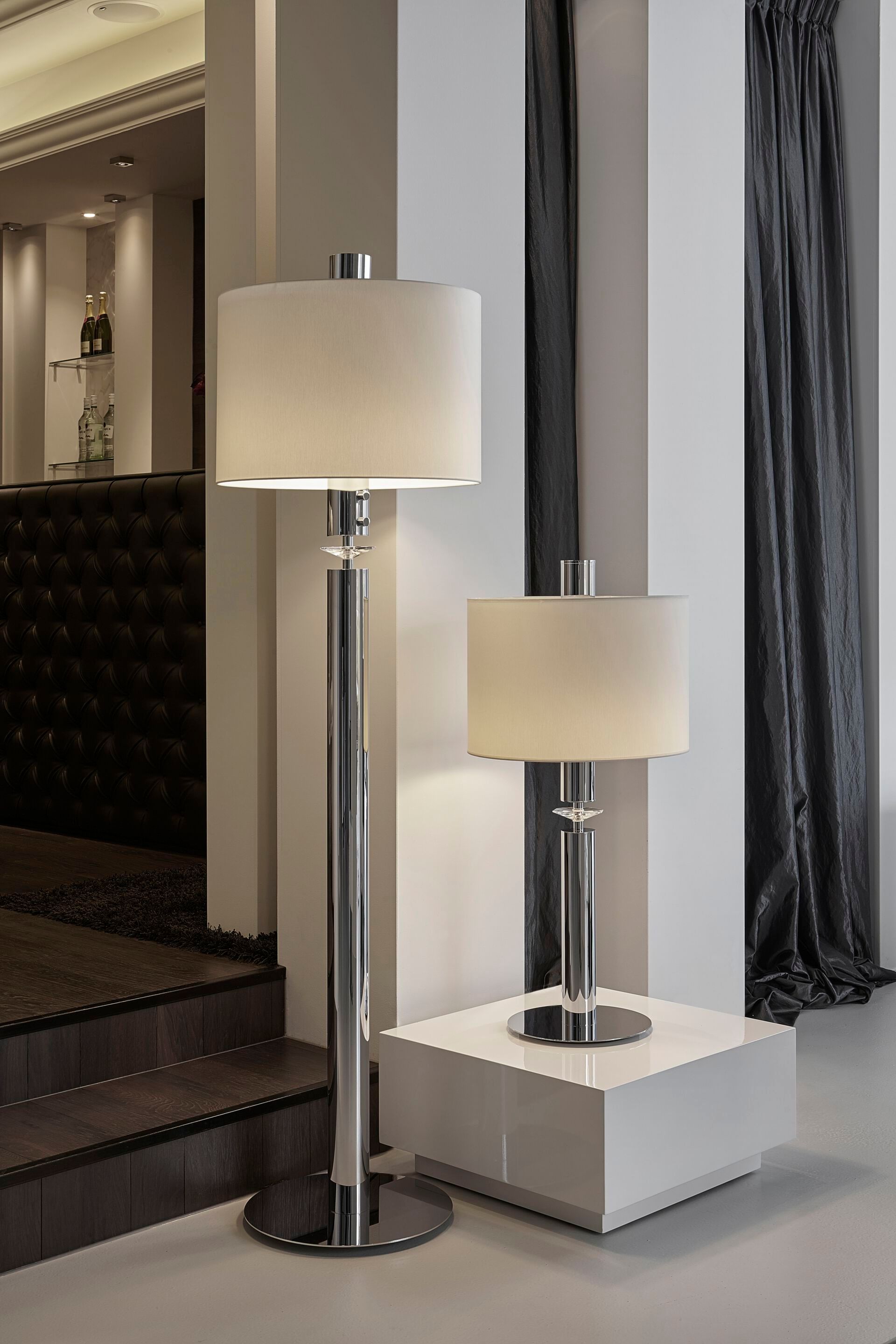 Металлическая настольная лампа с фиксированной рукояткой ILFARI ARCH-00033931 - Вид №1