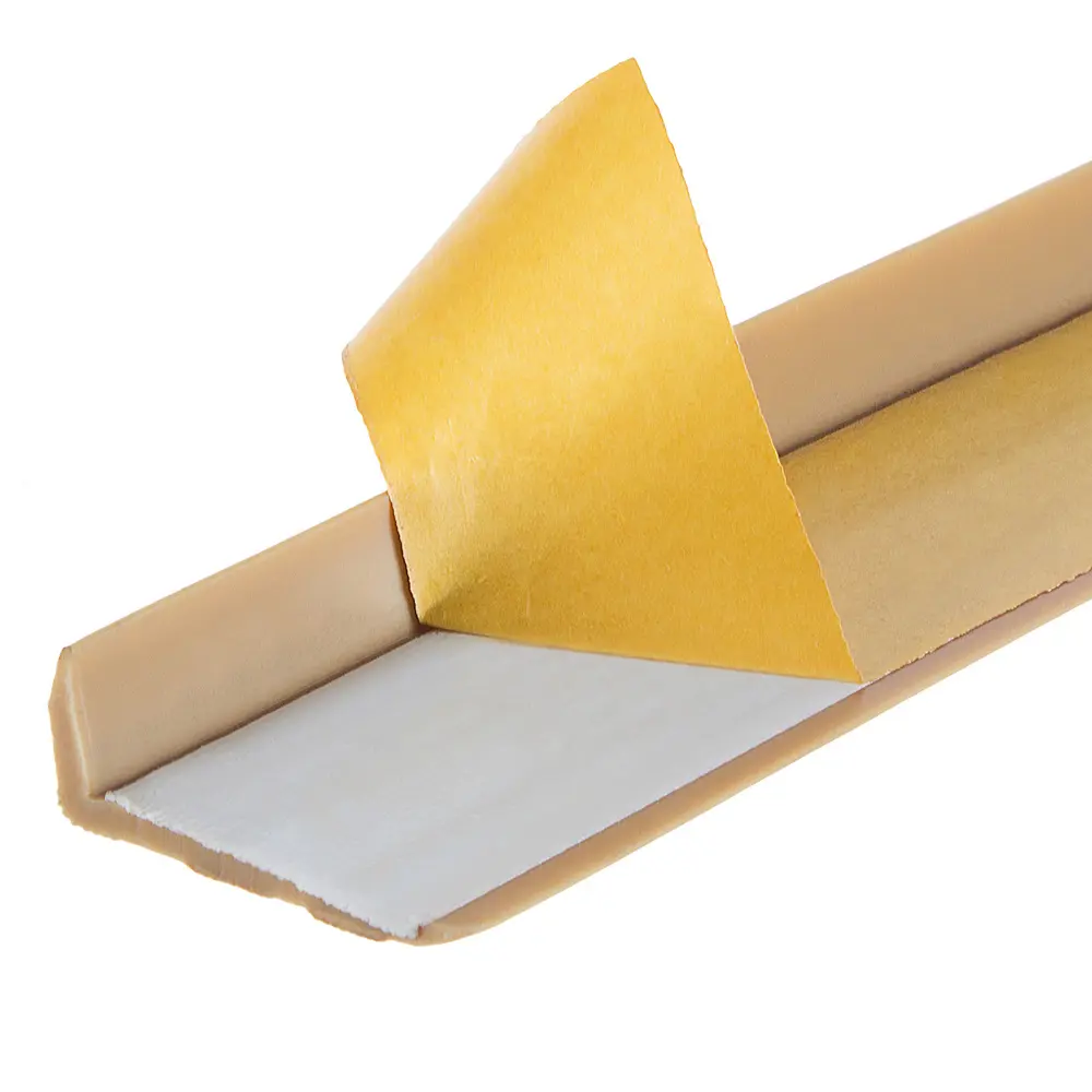 Порог угловой (угол) антискользящий 40х15х900 мм цвет золото TPlast STLM-2062294 - Вид №1