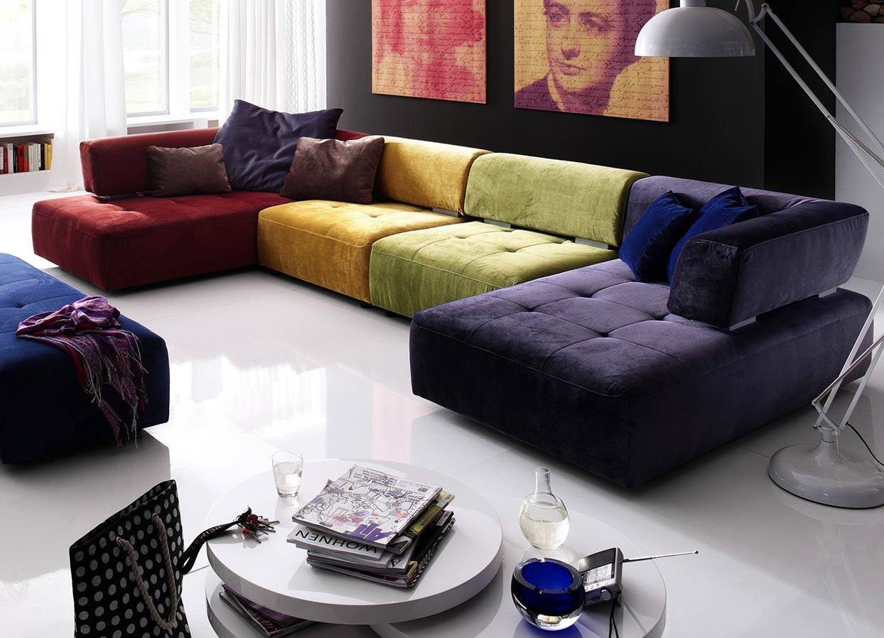 Какие модные диваны. Модульный диван. Модульный диван в интерьере. Дизайнерские диваны для гостиной в современном стиле. Диван модульный угловой.