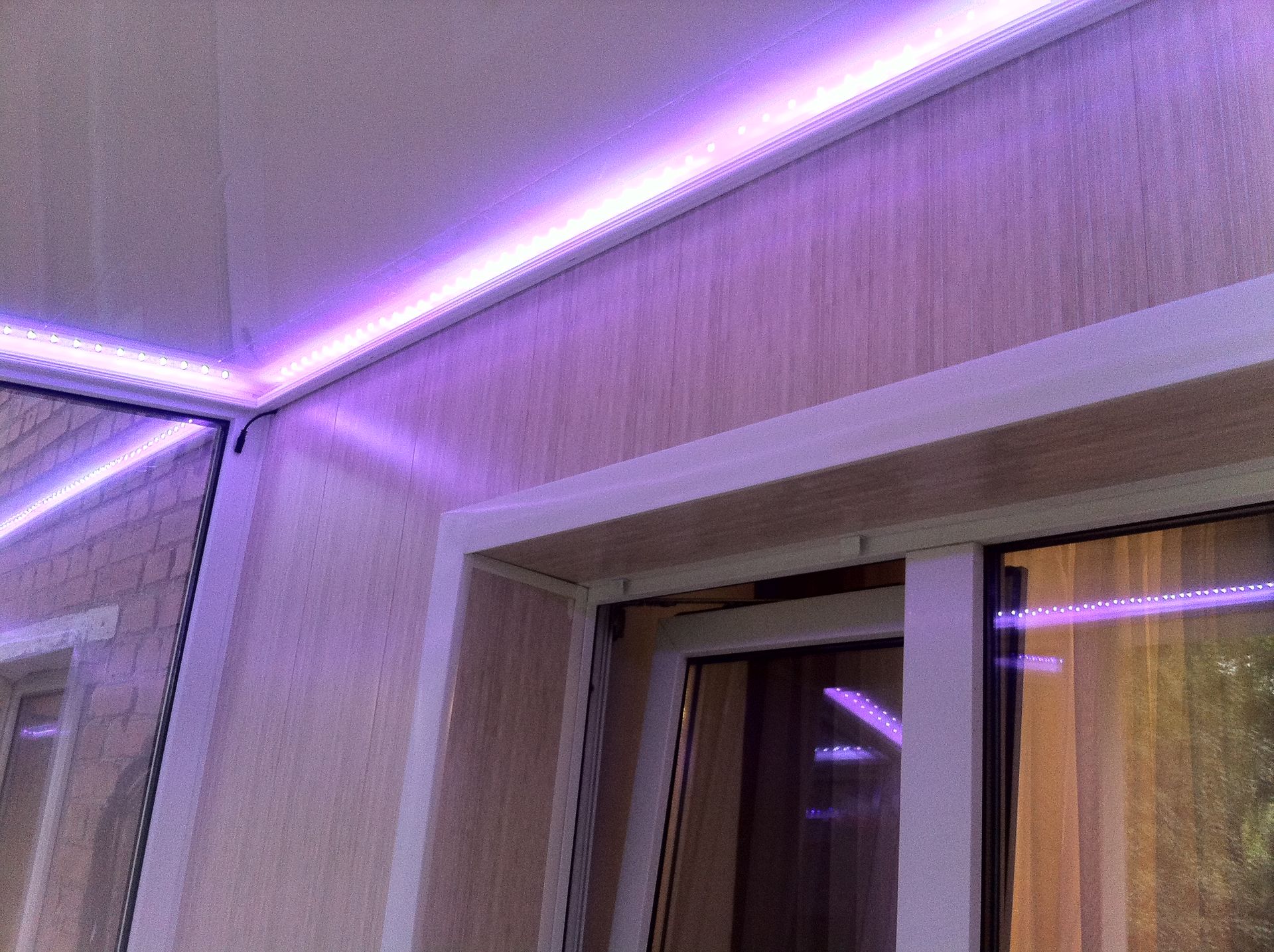 Потолок на балконе: разновидности и варианты отделки