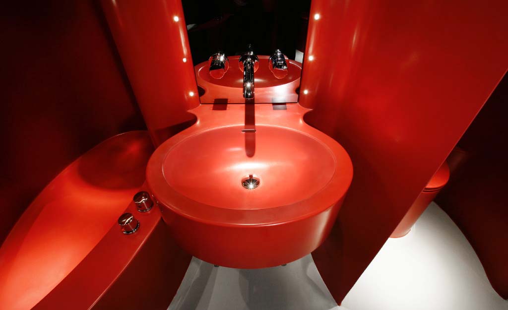 Красная раковина для ванной. Красный унитаз и раковина. Красный унитаз в интерьере. Цветные раковины для ванной. Купить красный унитаз