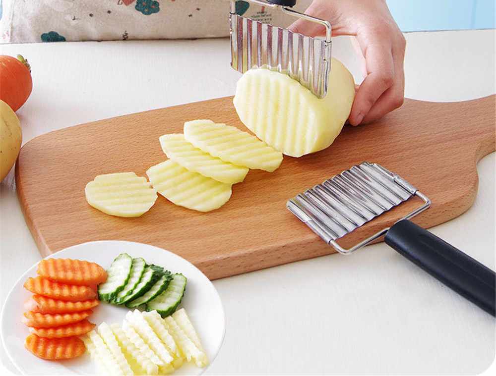 Нарезка для чипсов. Прибор для нарезки картофеля. Приспособление для нарезки овощей. Приспособление для резки картошки. Нож для тонкой нарезки овощей.