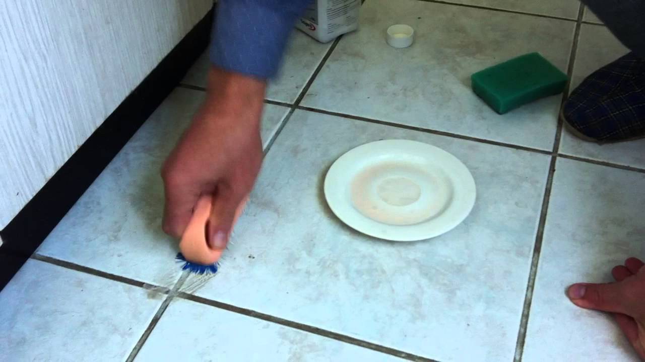 Чем отмыть швы в ванне между плитками